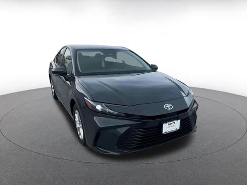 Used 2025 Toyota Camry LE image 3