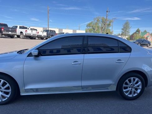 Used 2013 Volkswagen Jetta SE FWD image 14