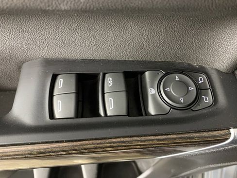 Used 2019 GMC Sierra 1500 SLE w/ SLE Value Package image 27