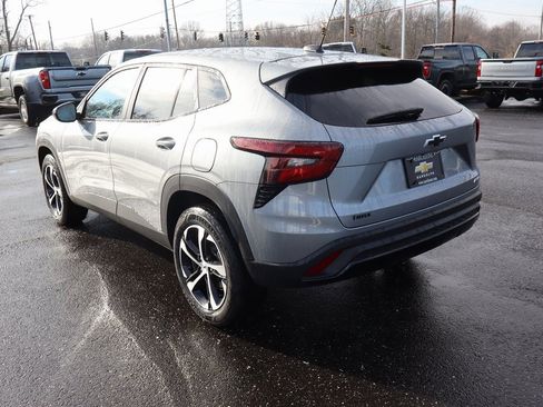 New 2026 Chevrolet Trax RS image 3