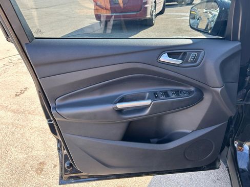 Used 2019 Ford Escape SE image 14