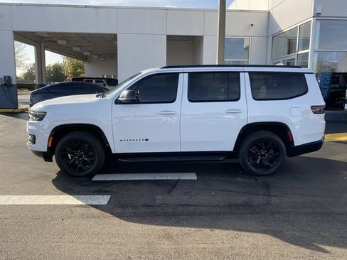Used 2023 Jeep Wagoneer Series II image 5