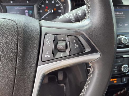 Used 2021 Buick Encore Preferred w/ Safety Package II image 18