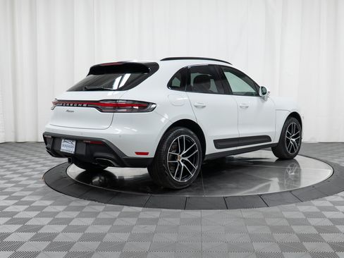 Certified 2022 Porsche Macan AWD/4WD image 7