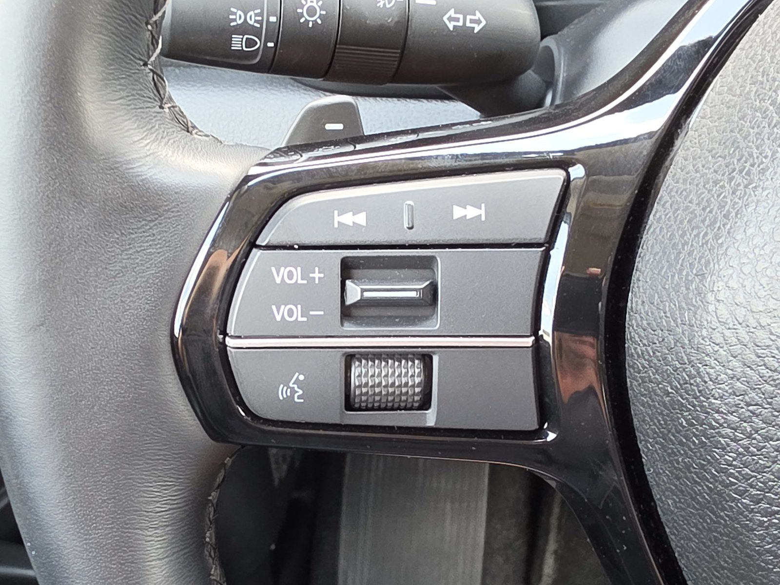 Used 2025 Honda Pilot Elite image 23