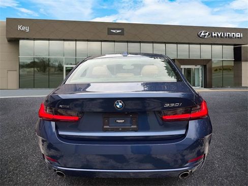 Used 2023 BMW 330i xDrive Sedan w/ Premium Package image 7