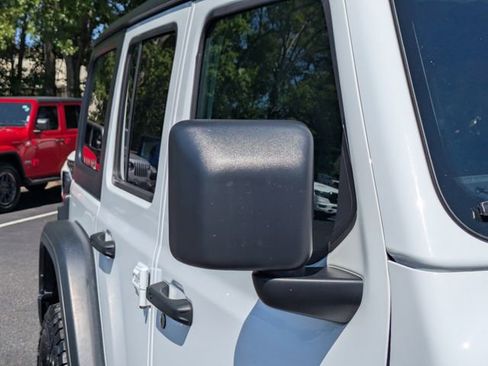 Used 2025 Jeep Wrangler Unlimited Rubicon AWD/4WD image 13