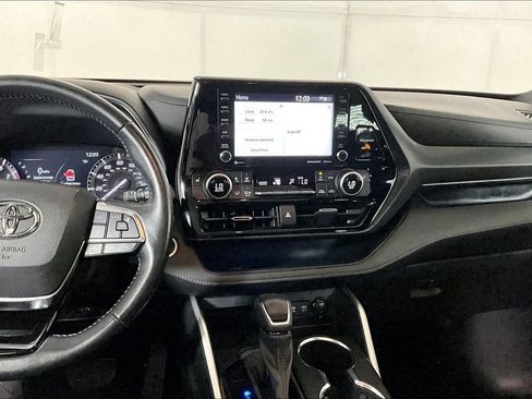 Used 2021 Toyota Highlander XSE image 6