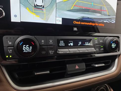 Certified 2024 Toyota Grand Highlander AWD image 19