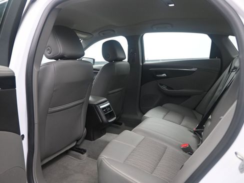 Used 2016 Chevrolet Impala LT image 23