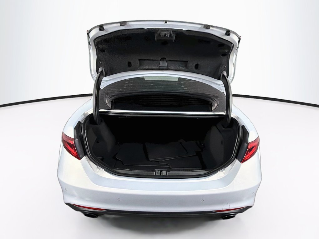 Used 2022 Alfa Romeo Giulia Ti RWD image 25