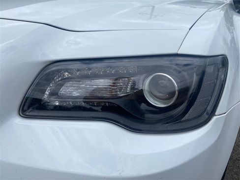 Used 2020 Chrysler 300 Touring w/ Sport Appearance Package image 17