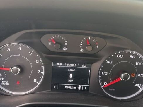 Used 2017 GMC Acadia SLE image 6