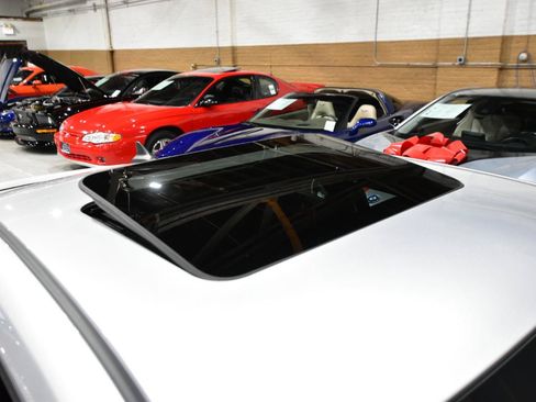 Used 2010 Chevrolet Camaro SS w/ RS Package RWD image 10