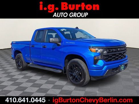 Certified 2025 Chevrolet Silverado 1500 Custom AWD/4WD image 1