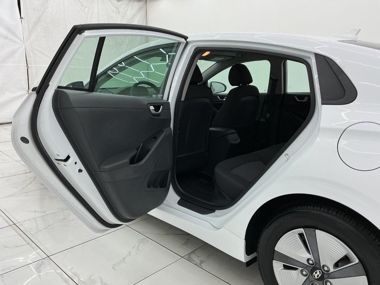 Used 2018 Hyundai Ioniq Blue FWD image 22