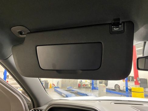 Used 2023 Chevrolet Suburban Premier image 33