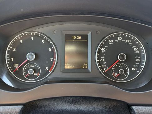 Used 2012 Volkswagen Jetta GLI FWD image 11