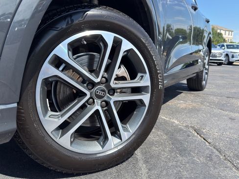 Used 2025 Audi Q5 Premium Plus w/ Premium Plus AWD/4WD image 3
