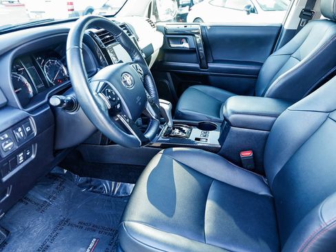 Used 2024 Toyota 4Runner TRD Off-Road Premium image 18