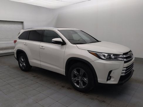 Used 2018 Toyota Highlander Limited Platinum FWD image 11