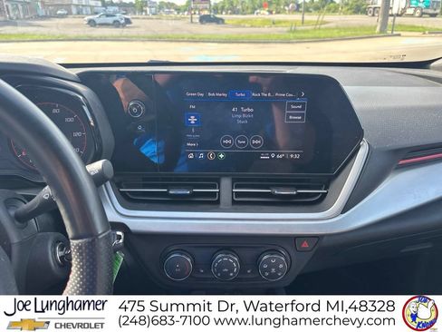 Used 2024 Chevrolet Trax RS w/ Driver Confidence Package FWD image 14