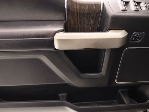 Used 2020 Ford F350 Lariat image 17