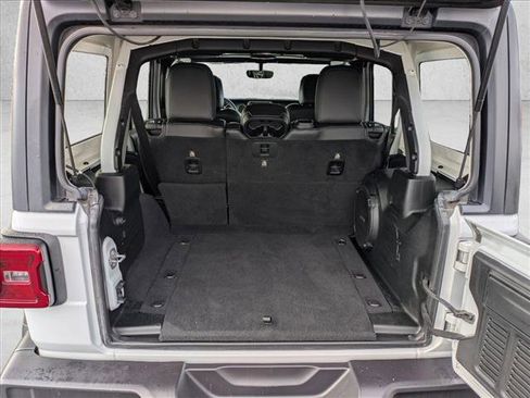 Used 2018 Jeep Wrangler Unlimited Sahara image 8