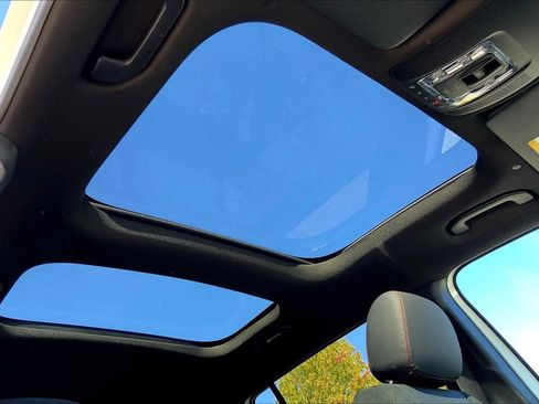 New 2026 Mercedes-Benz GLB 250 4MATIC image 11