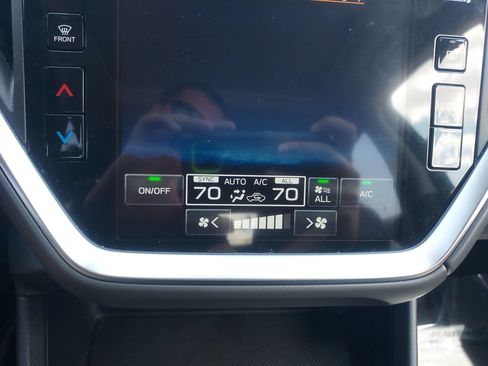 Certified 2025 Subaru Crosstrek 2.5i Premium AWD/4WD image 18