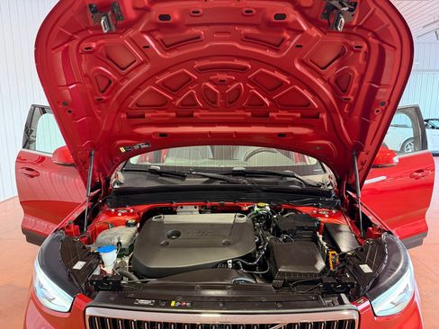 Used 2023 Volvo XC40 B5 Plus w/ Protection Package Premier AWD/4WD image 39