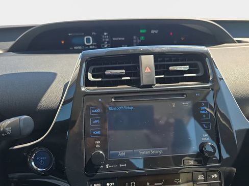 Used 2016 Toyota Prius Three Touring FWD image 22