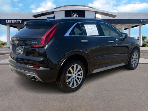 Used 2023 Cadillac XT4 Premium Luxury image 3
