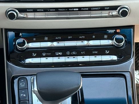 Used 2019 Genesis G90 3.3T Premium image 17