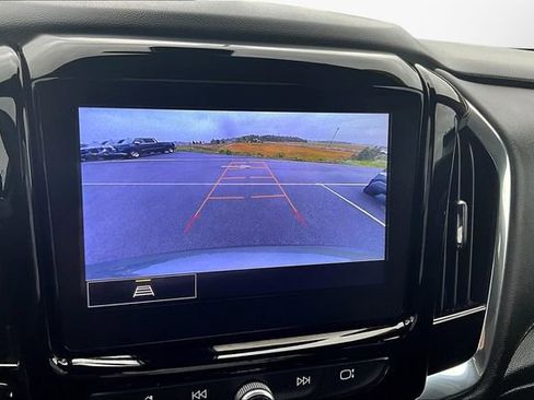 Used 2023 Chevrolet Traverse LT image 21