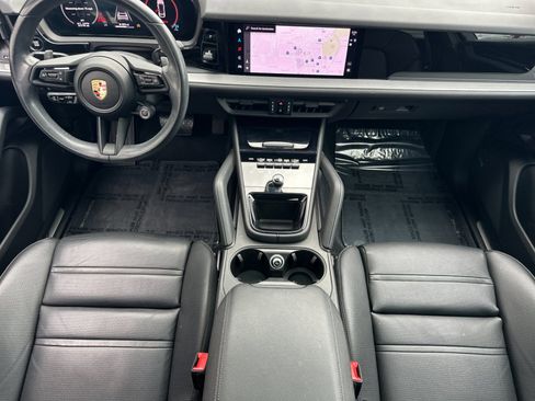 Used 2024 Porsche Cayenne Coupe image 6