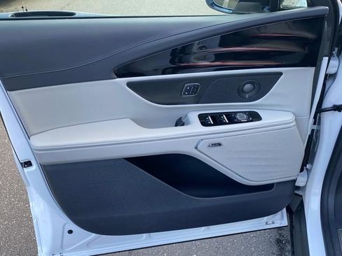 New 2026 Lincoln Nautilus Reserve w/ Jet Appearance Package image 10