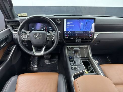 Used 2024 Lexus GX 550 w/ Accessory Package (2T) AWD/4WD image 7