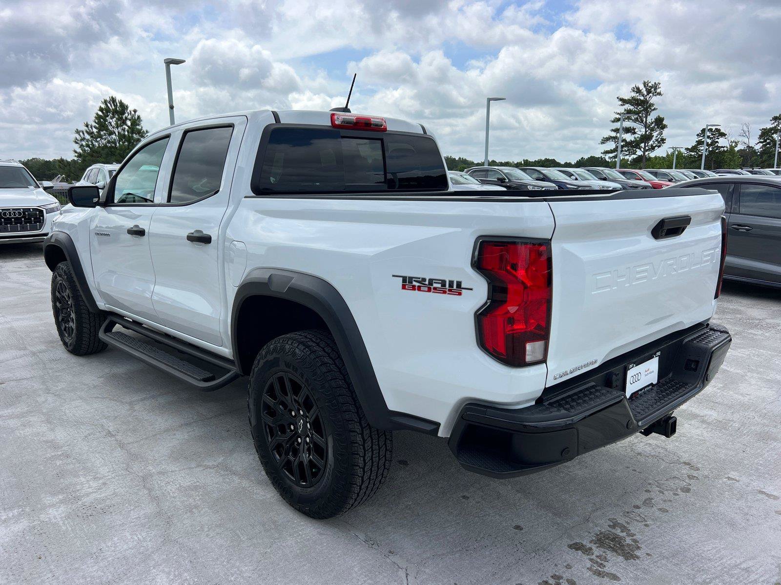 Used 2025 Chevrolet Colorado Trail Boss AWD/4WD image 7