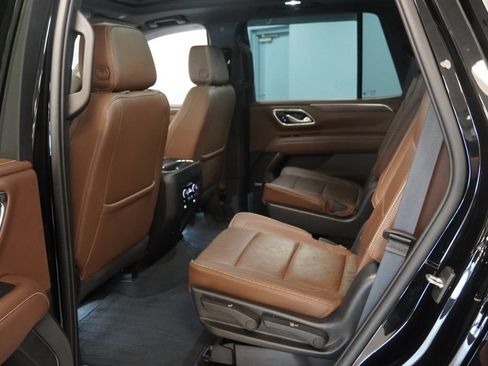 Used 2022 Chevrolet Tahoe High Country w/ Premium Package AWD/4WD image 21