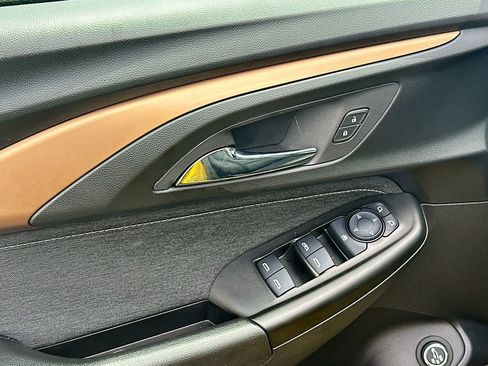 Used 2023 Chevrolet TrailBlazer ACTIV w/ Sun and Liftgate Package image 21