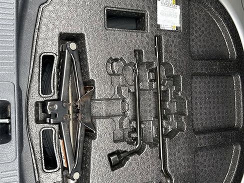 Used 2018 Toyota Camry LE image 12