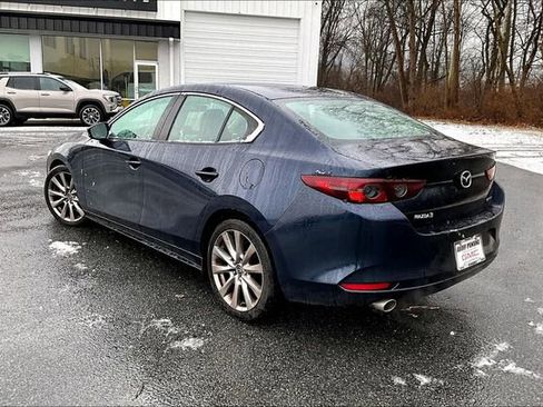 Used 2019 MAZDA MAZDA3 Sedan w/ Select Package image 4