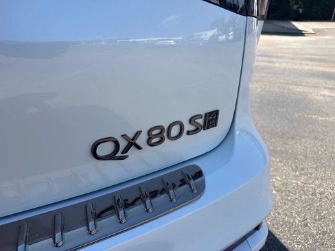 Used 2026 INFINITI QX80 4WD w/ Sport Exterior Package image 33