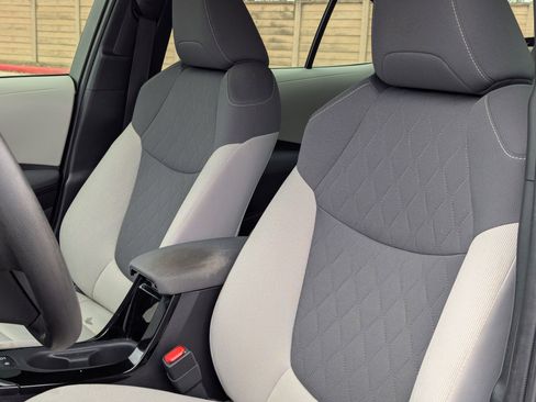 Used 2021 Toyota Corolla LE w/ Carpet Mat Package (TMS) image 14