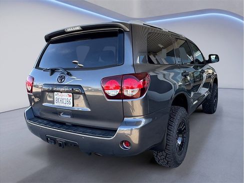 Used 2019 Toyota Sequoia Platinum AWD/4WD image 6