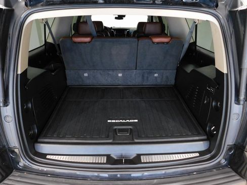 Used 2019 Cadillac Escalade ESV Luxury image 86