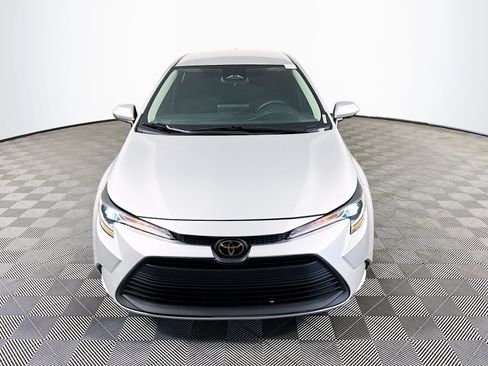 Used 2024 Toyota Corolla LE FWD image 2