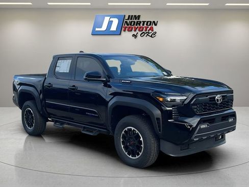 New 2025 Toyota Tacoma TRD Off-Road image 3