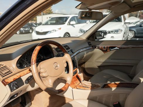 Used 2009 Mercedes-Benz E 350 4MATIC Wagon image 6